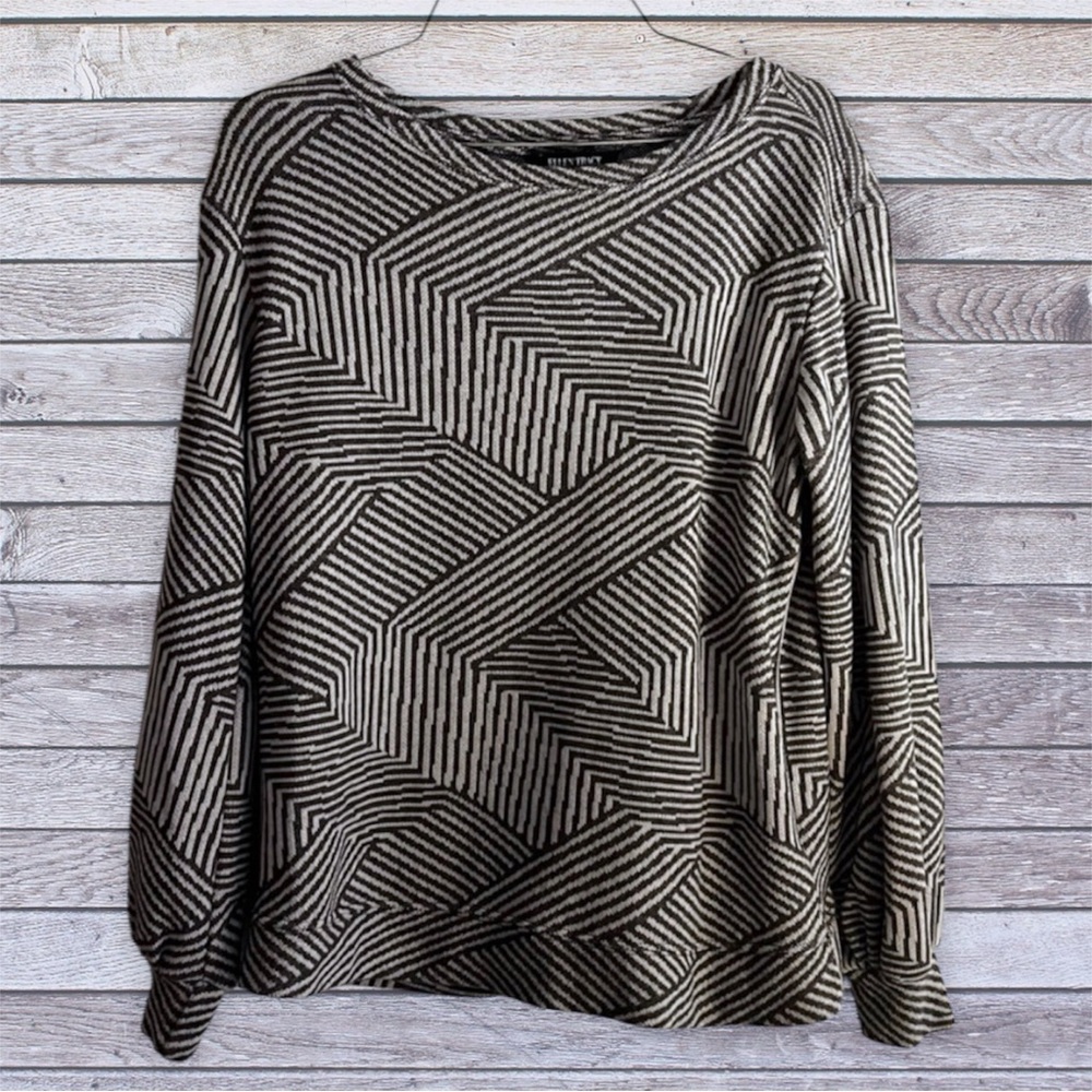 Ellen Tracy Black and White Geometric Sweater medium